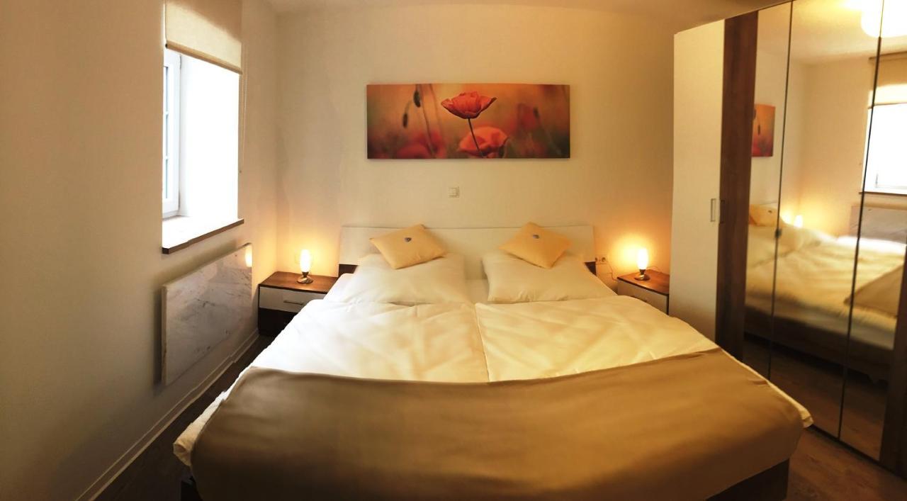 Haus Am Eck - Gaestehaus Und Appartements อัลเทิตทิง ภายนอก รูปภาพ